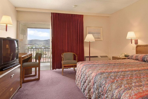 Days Inn by Wyndham Colorado Springs/Garden of the Gods image 37