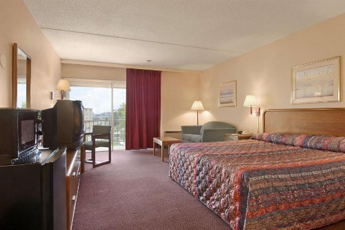 Days Inn by Wyndham Colorado Springs/Garden of the Gods image 39