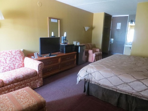 Days Inn by Wyndham Colorado Springs/Garden of the Gods image 7